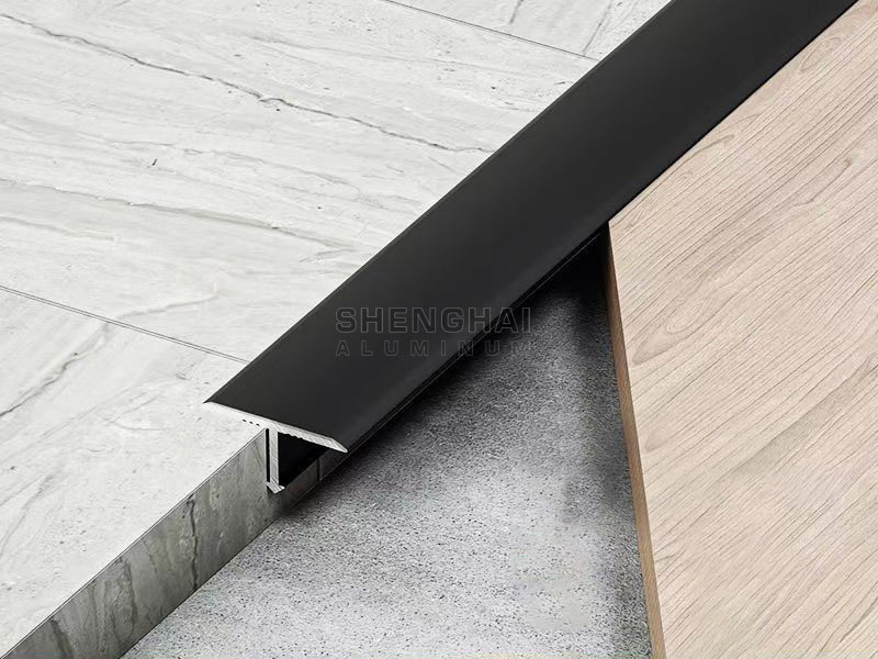 moldura aluminio pared